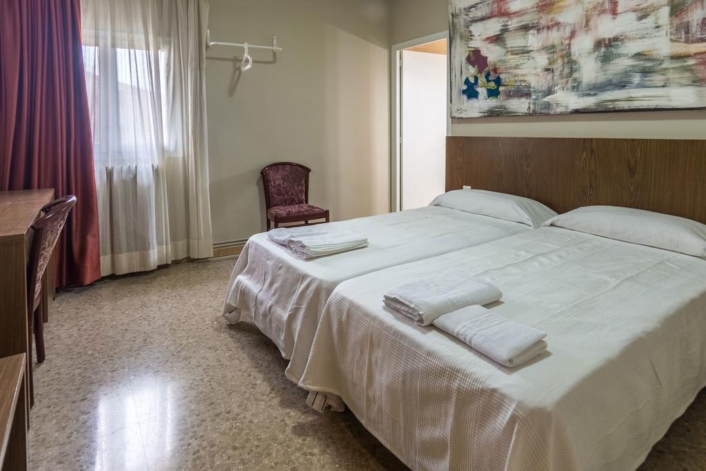 Hostal Sant Miquel Балагер Екстериор снимка